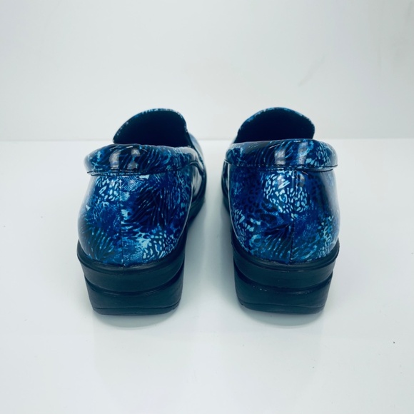 Easy Works Easy Street Womens Bind Round Toe Clogs Blue ABSTACT Animal PRINT 10W - Picture 9 of 10